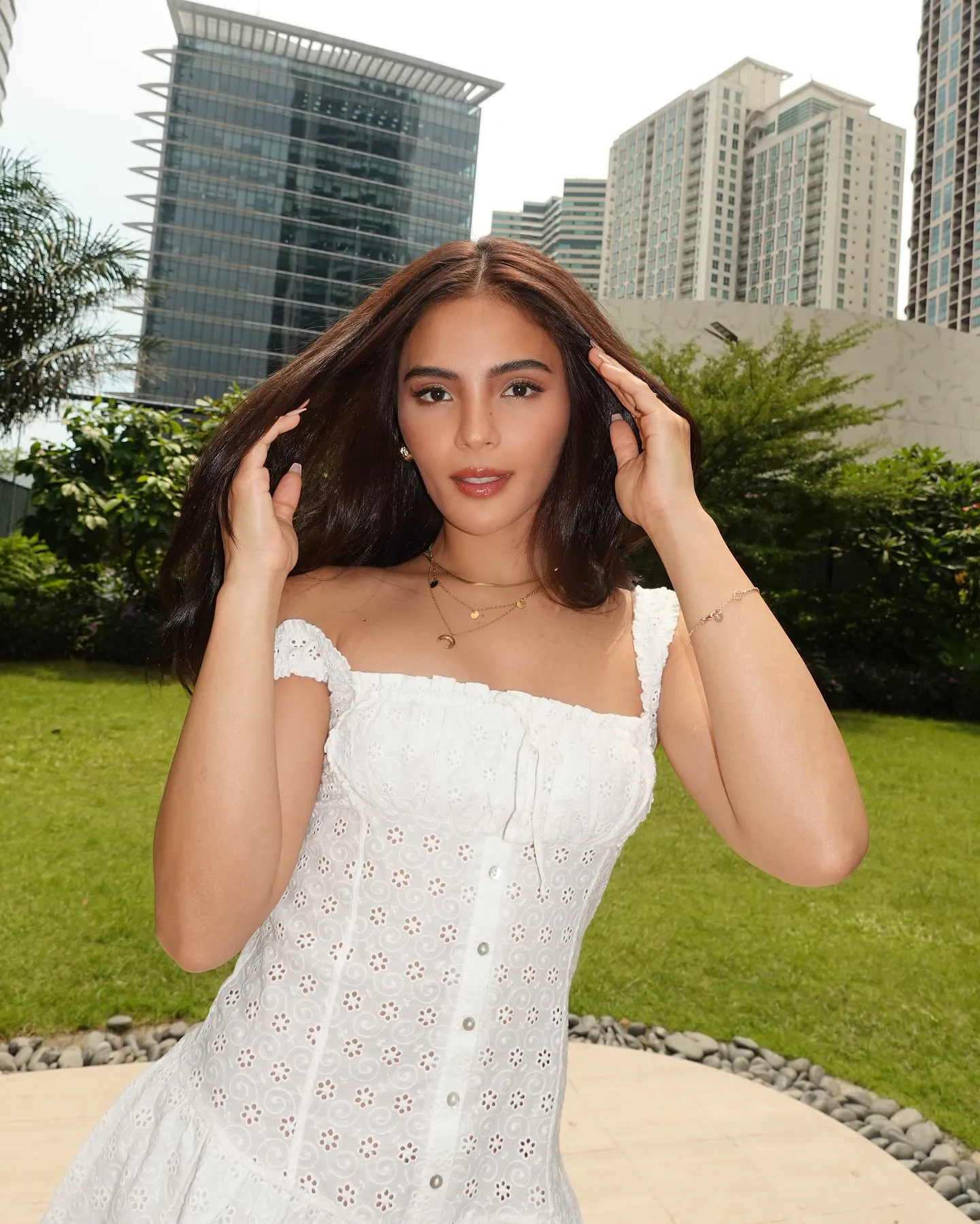 Lovi Poe - lovi-poe-sexy-21.webp